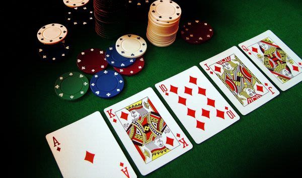 Ngầu Hầm là một trong những top game bài chiến thuật hay nhất